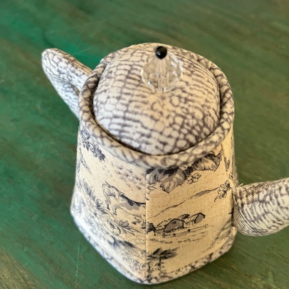 Toile Cloth Teapot Pin Cushion | Vintage | 4-1/4” T, 5-1/2” W - Picture 8 of 11